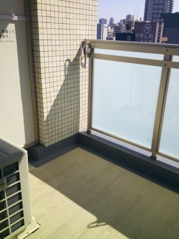 大阪市中央区材木町の賃貸マンションのバルコニー