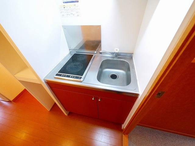 レオパレスハートフル西大寺のキッチン|コンパクトなキッチンで掃除もラクラク
