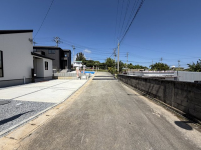 【前面道路含む現地写真】 | 金武町金武（全4棟）1号棟 | ※南東側公道4.8m♪