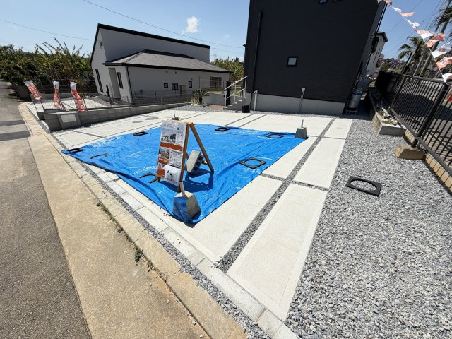 金武町金武（全4棟）1号棟の駐車場|1号棟　並列駐車2台以上可♪