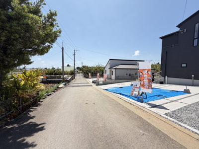【前面道路含む現地写真】 | 金武町金武（全4棟）1号棟 | ※南東側公道4.8m♪