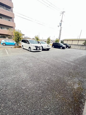 サンベリオの駐車場