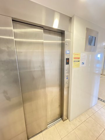 エスリード三宮旭通のエントランス