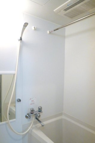 クレスト仲宿の浴室|★浴室乾燥機付きのバスルーム★