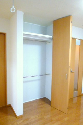 クレスト仲宿の収納|★クローゼット★