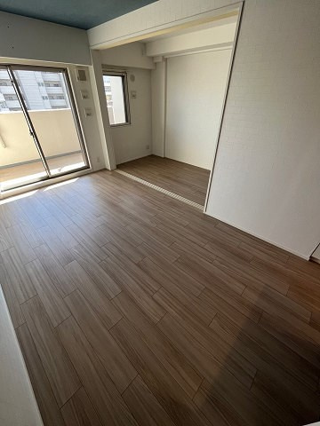 富士林プラザ15番館の居間・リビング