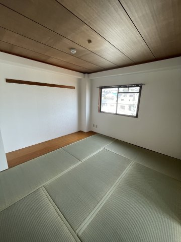 セントラルハイツ宮川町の和室