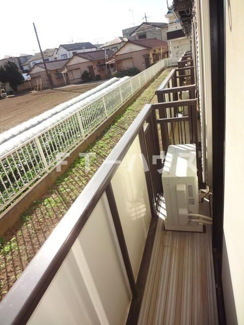 フェニックス小川２号棟の居間・リビング