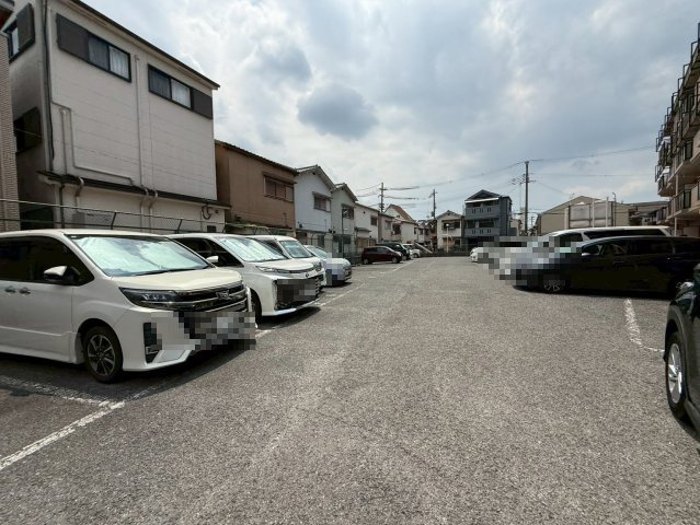 メルベーユ桜丘の駐車場|駐車場があるので、車を買う予定の方も安心です