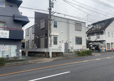 【外観】 | Stage高尾 | 土地の面積＝住宅面積ではありません。建ぺい率の問題などで、土地のある場所によって住宅を建てられる面積は限られています。高さもしかり、「土地」という言葉の中には、建築条件も含まれると考えておきましょう。