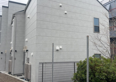 【外観】 | Stage高尾 | 土地購入を検討されている場合、境界杭がない状態で購入してしまうと境界確定測量をする必要があり、費用がかかります。購入の前に、売主、隣土地所有者立ち合いのもと境界を確定し境界杭を設置するのがベストです。