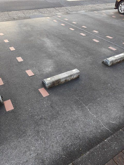 フラットツーの駐車場