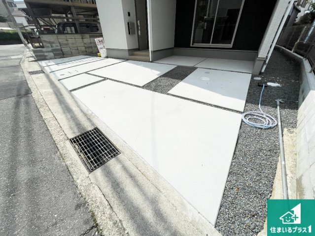 12日(土)13日(日)現地ご見学可能！　伊丹市南野北　第1期　新築一戸建ての駐車場|駐車スペース！散水栓があるので、こまめに愛車を洗えます！