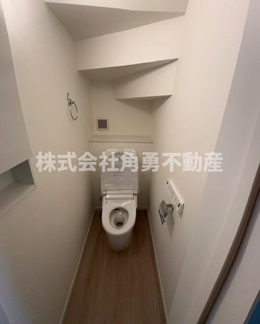 秦野市第3戸川　新築一戸建て　2号棟の内観：施工例|1階トイレ