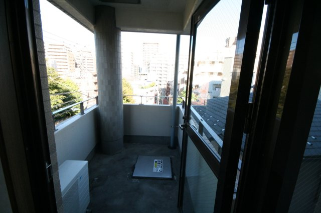 【バルコニー】