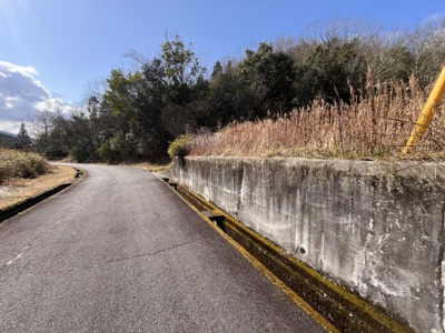 【前面道路含む現地写真】 | 西脇市合山町　土地1