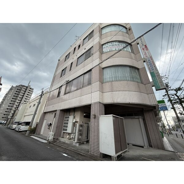 岡崎市材木町２丁目のアパートの外観