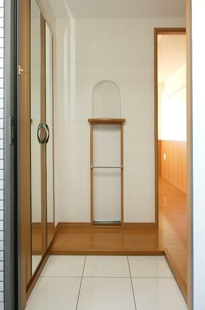 中野区中央３丁目の賃貸マンションの玄関