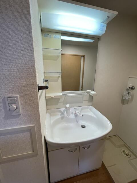 ランドスケイプアーバンストリートの独立洗面台