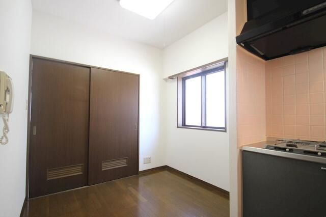 メインステージ大森本町の内装|明るいお部屋です