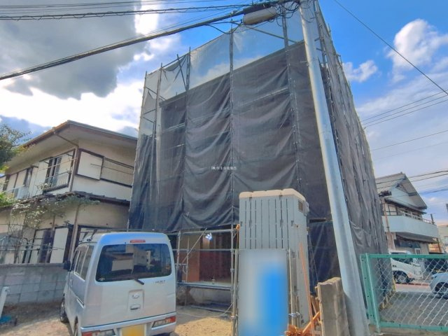 ふじみ野市福岡中央２丁目の新築一戸建の外観|お車は並列で２台駐車できますので、セカンドカーやお客さま用のお車も出し入れが楽々です。