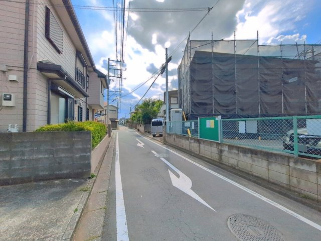 ふじみ野市福岡中央２丁目の新築一戸建の前面道路含む現地写真|南東側4m公道です。