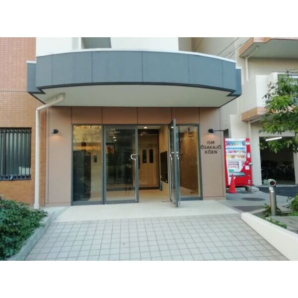 ISM大阪城公園のエントランス