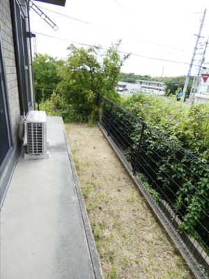 【庭】 | ルミエール 参番館 | 簡単な家庭菜園も楽しめるお庭です