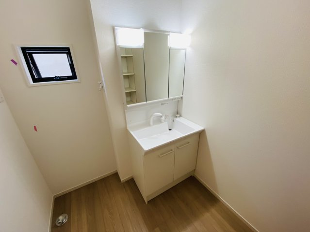 新築戸建て　成田市土屋１期　リガーレ　１号棟の独立洗面台