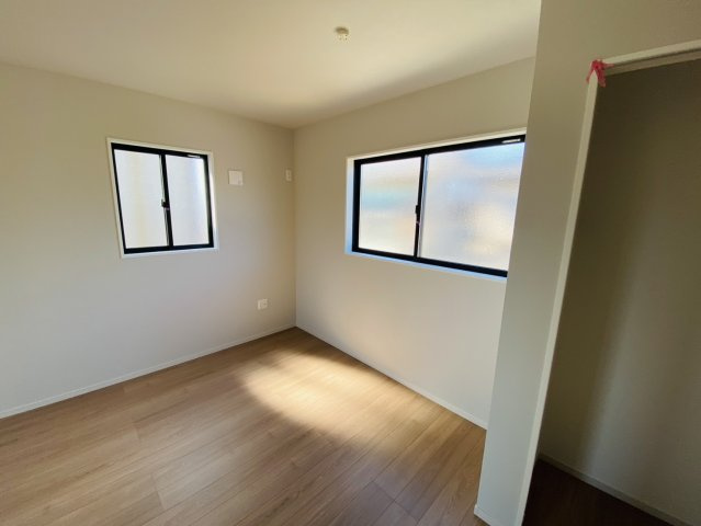 新築戸建て　成田市土屋１期　リガーレ　１号棟の洋室