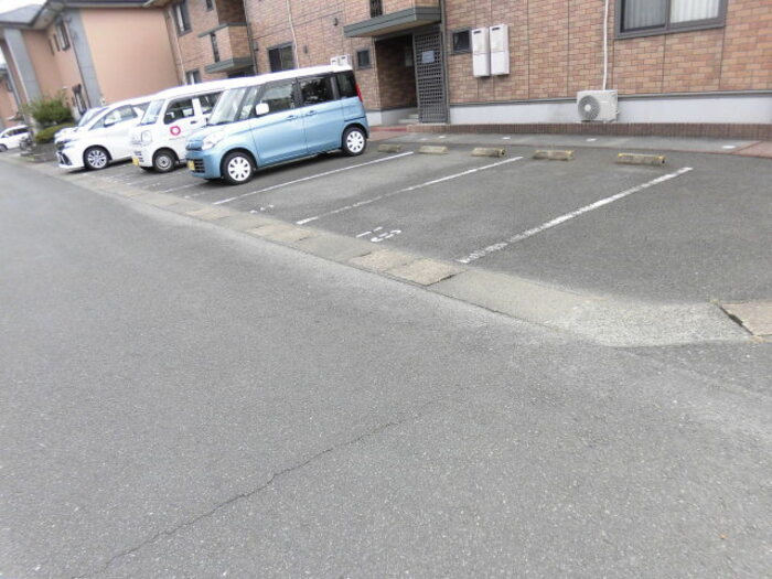 セジュール小森野Ⅱ　A棟の駐車場