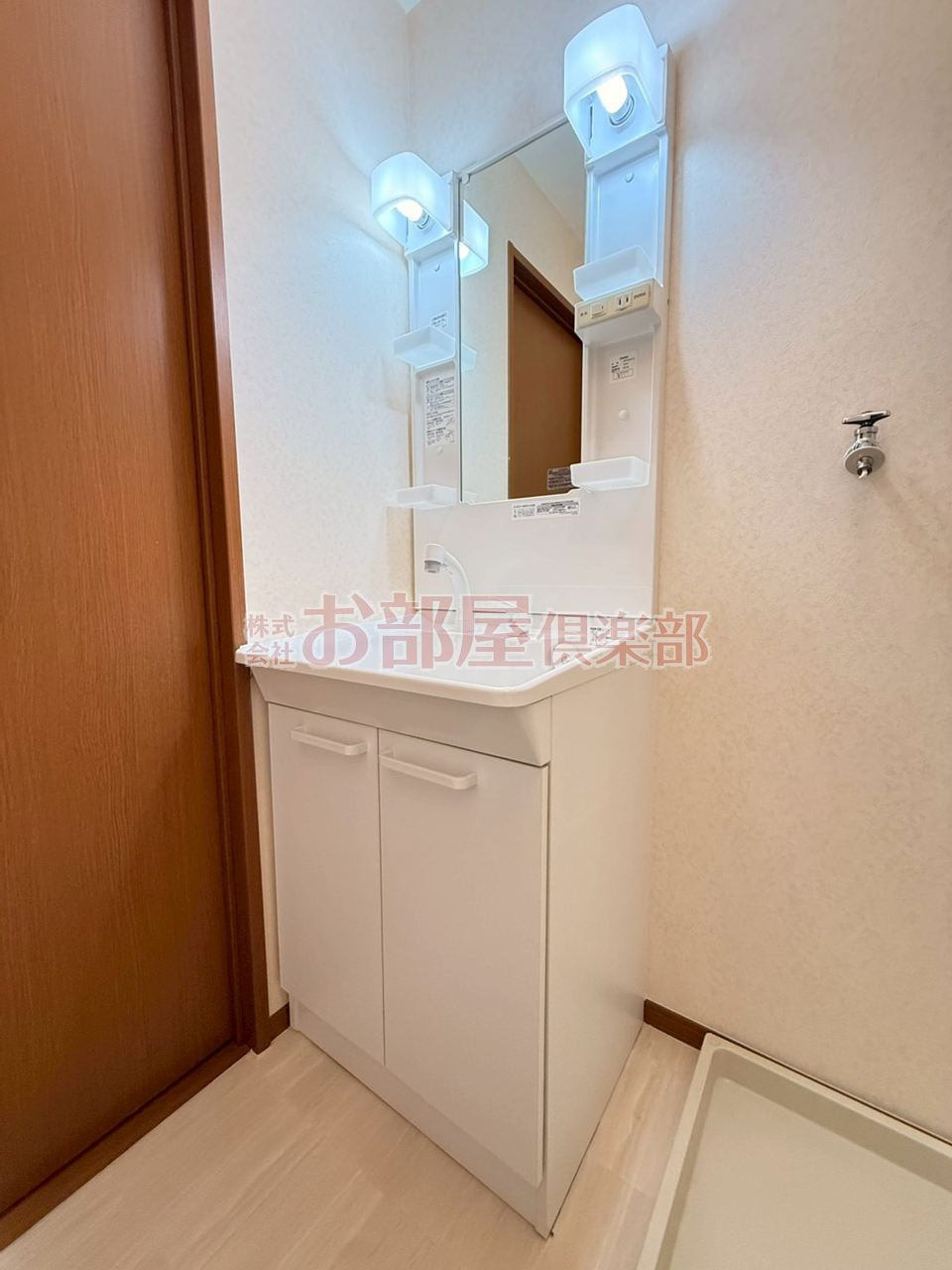 セジュール小森野Ⅱ　A棟の洗面所|スペースが確保できる洗面所です