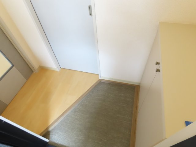 コスモスハイツ Aの玄関