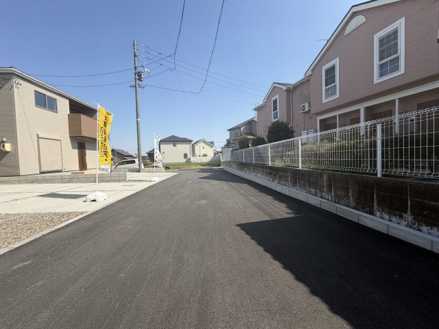 半田市板山町2丁目の前面道路含む現地写真