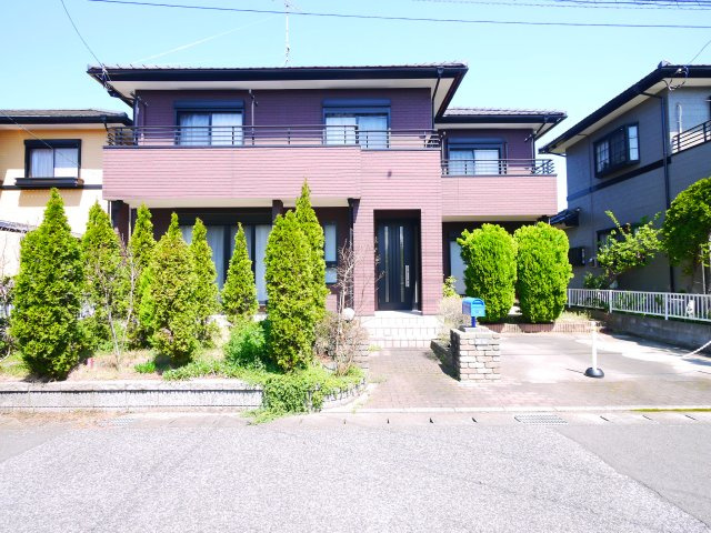 茂原市上林　中古戸建の外観|4LDK 駐車場2台（車種制限あり）南道路 都市ガス スーパーせんどう1.2km 閑静な分譲地