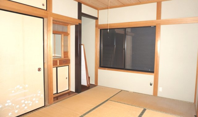 茂原市上林　中古戸建の和室|4LDK 駐車場2台（車種制限あり）南道路 都市ガス スーパーせんどう1.2km 閑静な分譲地