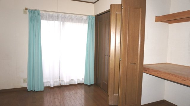 茂原市上林　中古戸建の洋室|4LDK 駐車場2台（車種制限あり）南道路 都市ガス スーパーせんどう1.2km 閑静な分譲地
