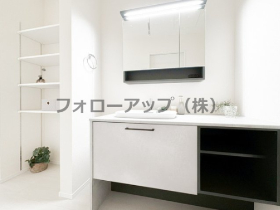 リーブルガーデン福津市西福間3丁目の独立洗面台|独立洗面台あり、毎朝おしゃれに忙しい女性の方におすすめです