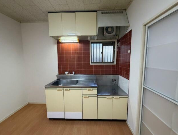 中野区新井２丁目のアパートのキッチン