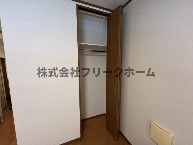 三鷹市野崎３丁目のアパートの収納