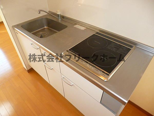三鷹市野崎３丁目のアパートのキッチン