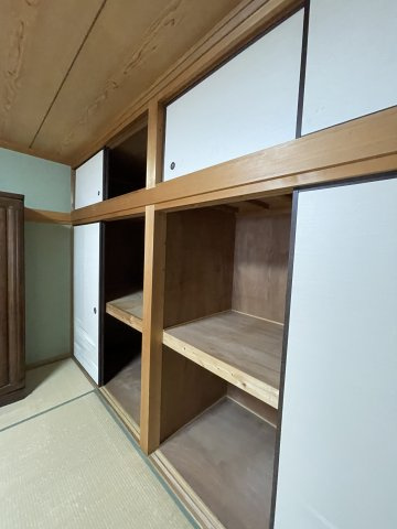 田の上1丁目　中古住宅の収納