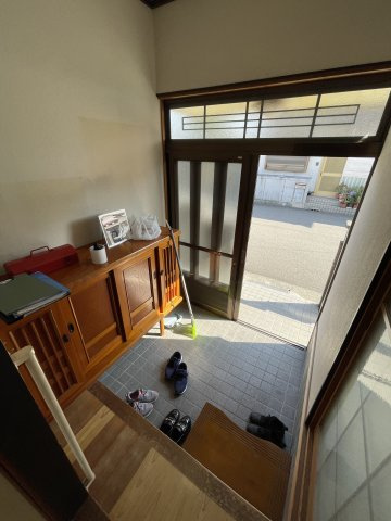田の上1丁目　中古住宅の玄関