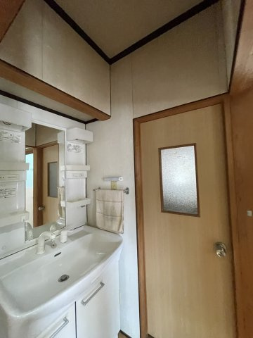 田の上1丁目　中古住宅の独立洗面台