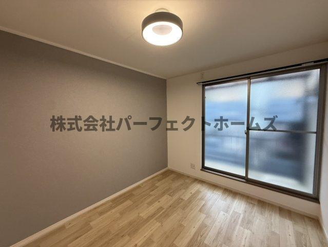 御幸東町テラスハウスの居間・リビング