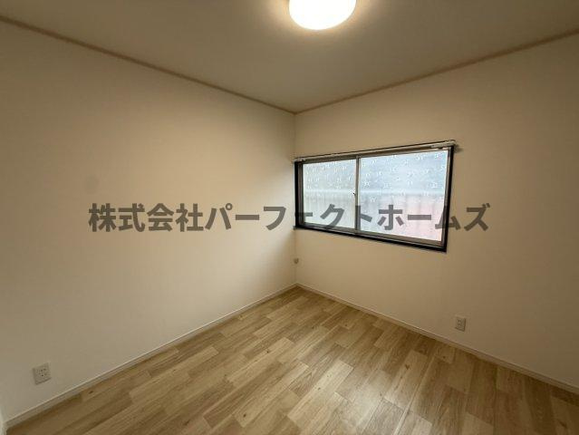 御幸東町テラスハウスの居間・リビング