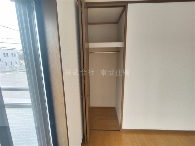 【内装】 | 坂戸市にっさい花みず木 | 洋室中央収納