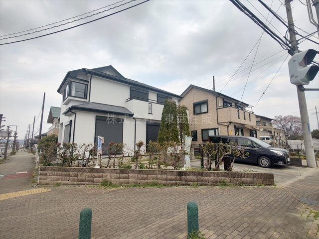 【前面道路含む現地写真】 | 坂戸市にっさい花みず木 | 角地につき開放感があります
