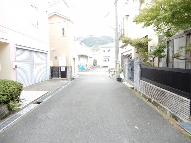 エスポアールミードの周辺