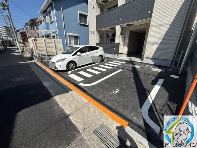 ＧＬＯＲＹＩＮＯＵＥ南王子の駐車場